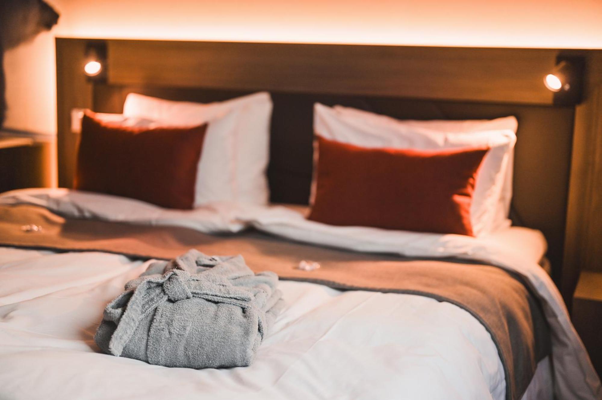 Svalbard Hotell | Polfareren Longyearbyen Bagian luar foto