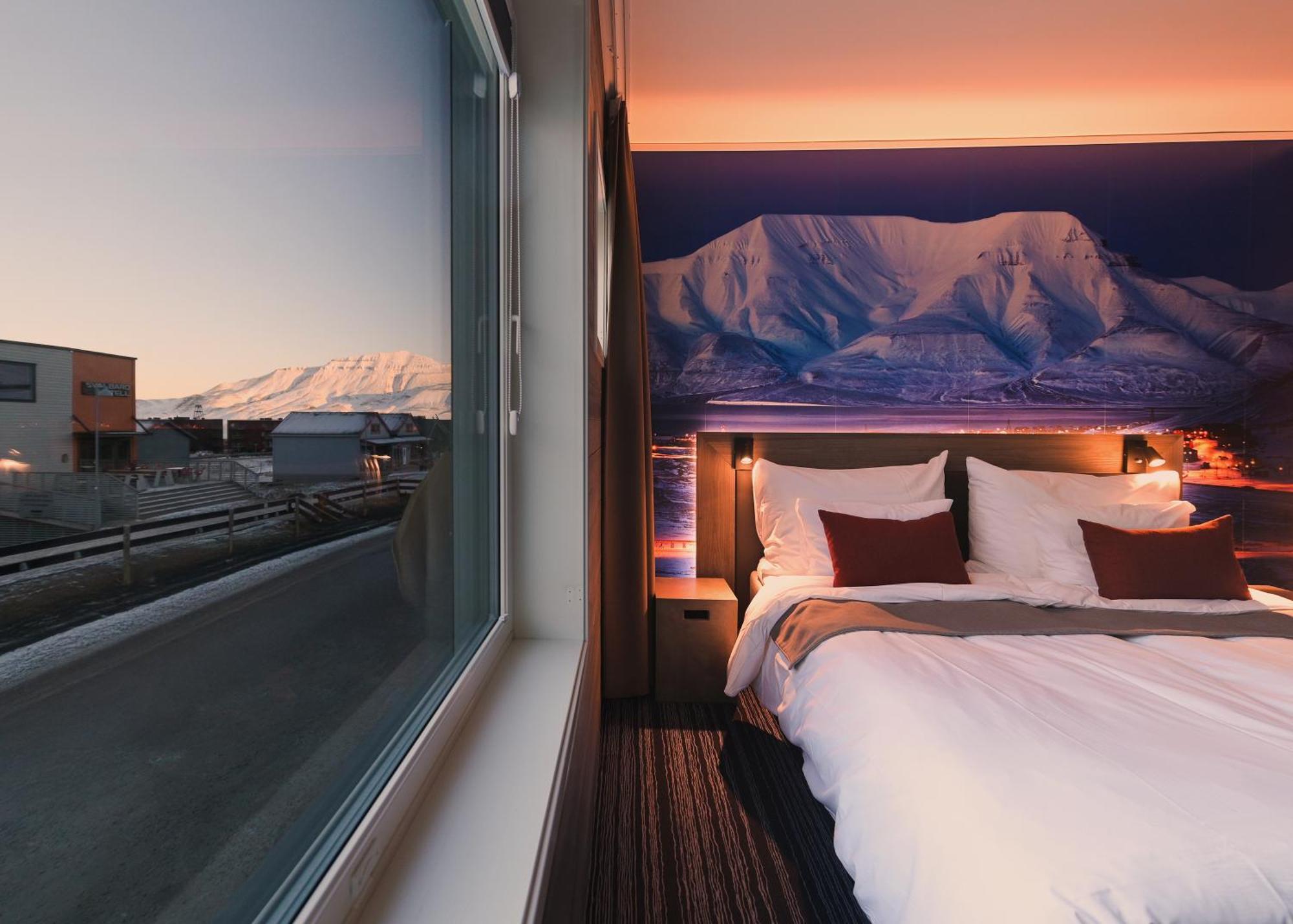 Svalbard Hotell | Polfareren Longyearbyen Bagian luar foto