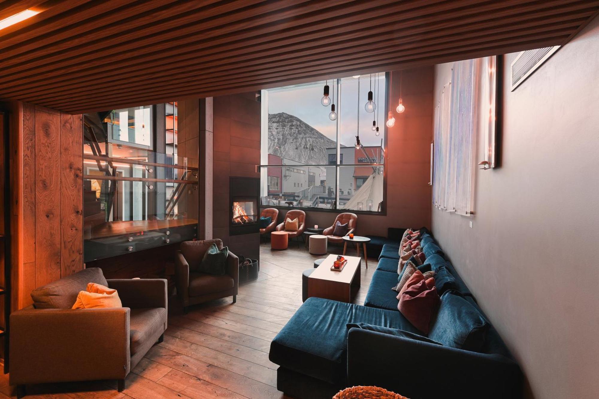 Svalbard Hotell | Polfareren Longyearbyen Bagian luar foto